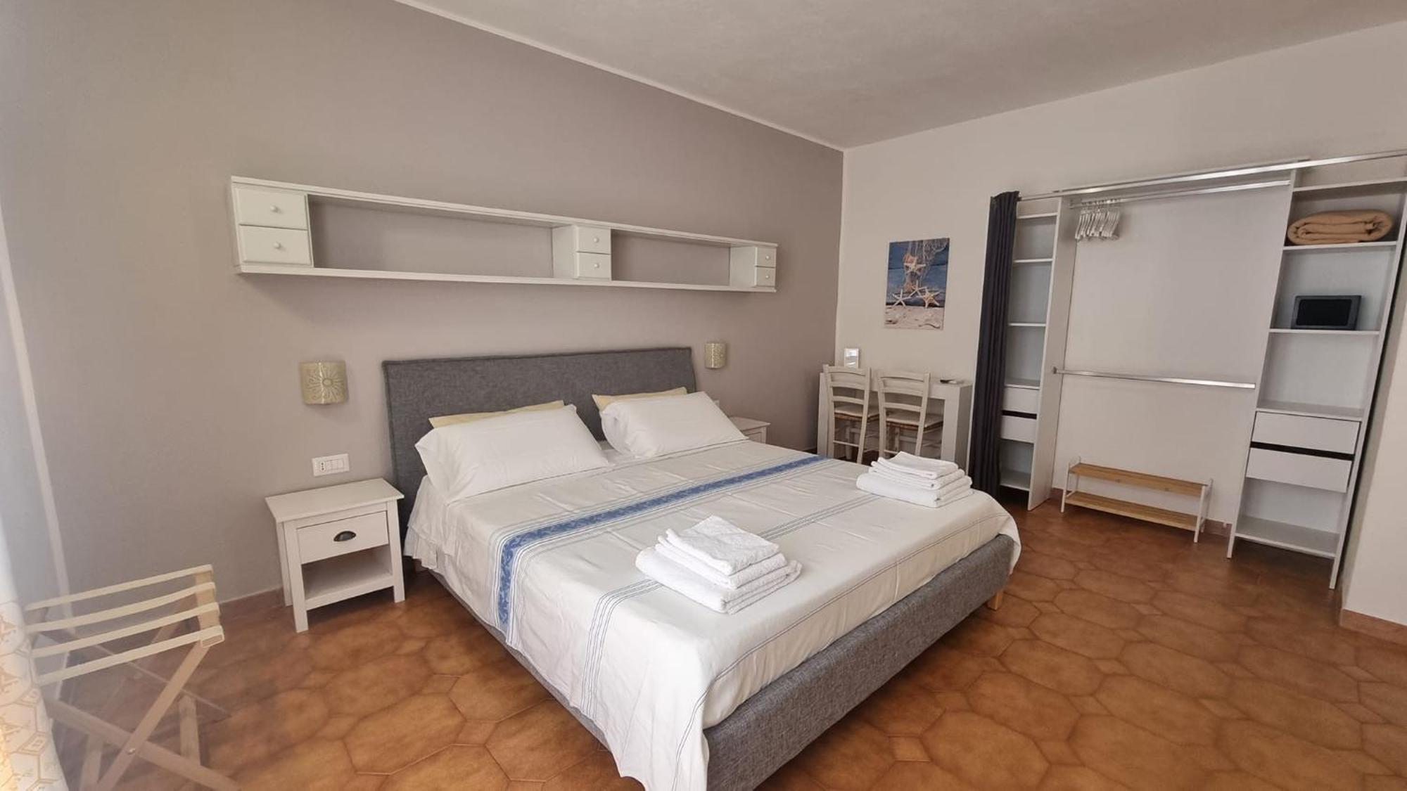 Il Piccolo Giardino Rooms & Breakfast Villasimius Bagian luar foto