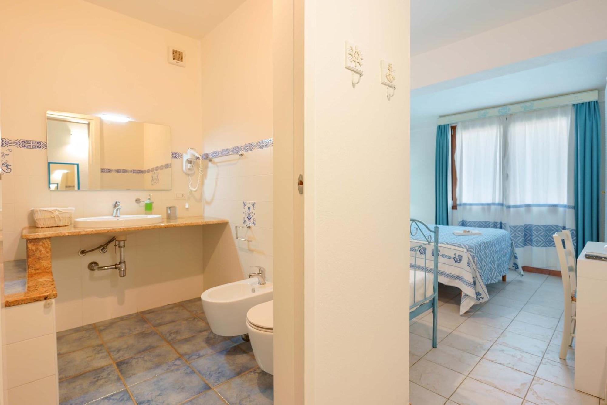 Il Piccolo Giardino Rooms & Breakfast Villasimius Bagian luar foto